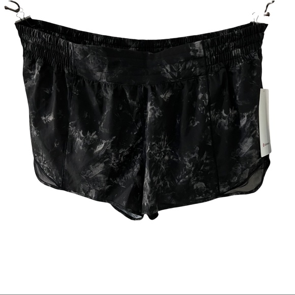 lululemon athletica Pants - Lululemon | hotty hot HR short 2.5” lined shorts NWT Aquila black multi size 18
